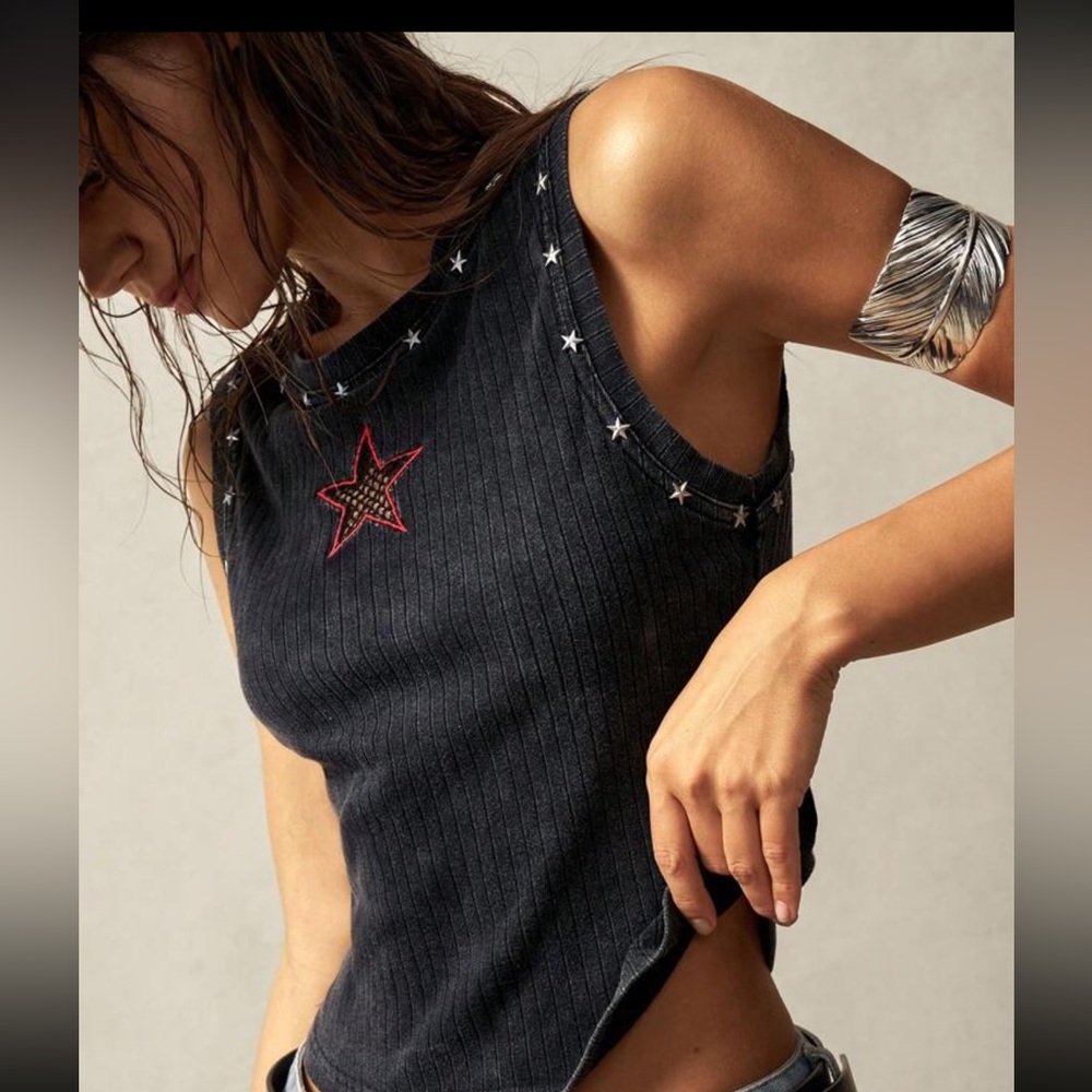 Black Ribbed Sleeveless Tank Top with Red Star Embellishment NWT boho sz sm - Picture 5 of 7